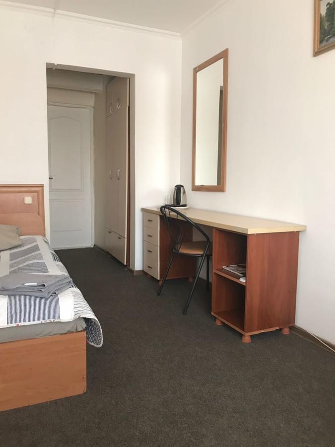 Turist Hotel Karagandy Buitenkant foto