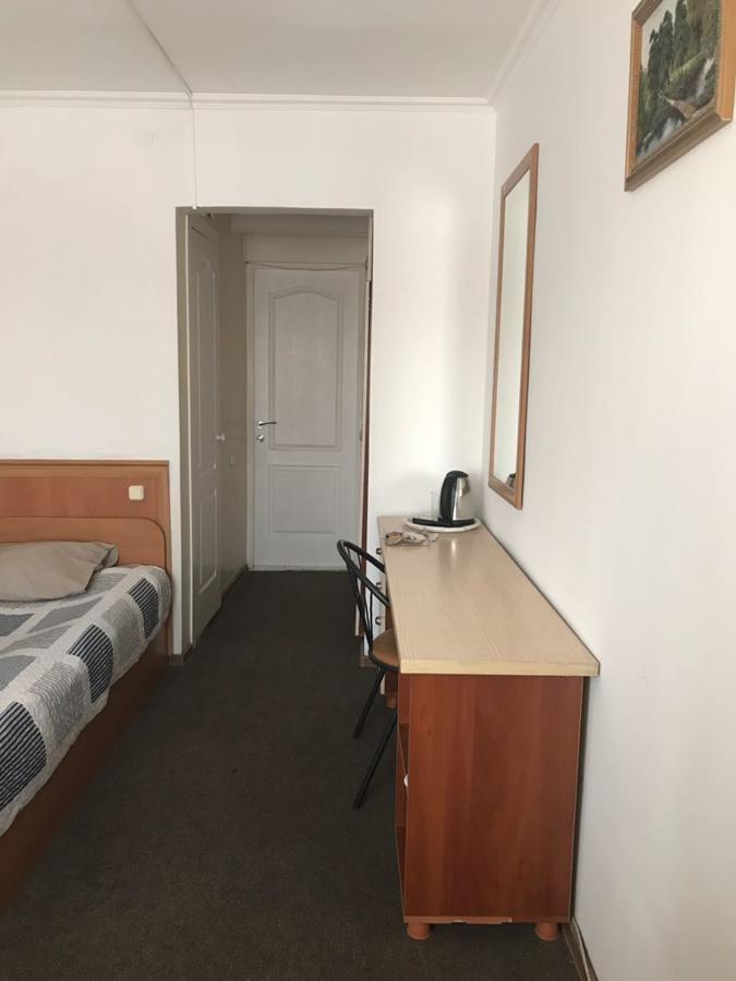 Turist Hotel Karagandy Buitenkant foto